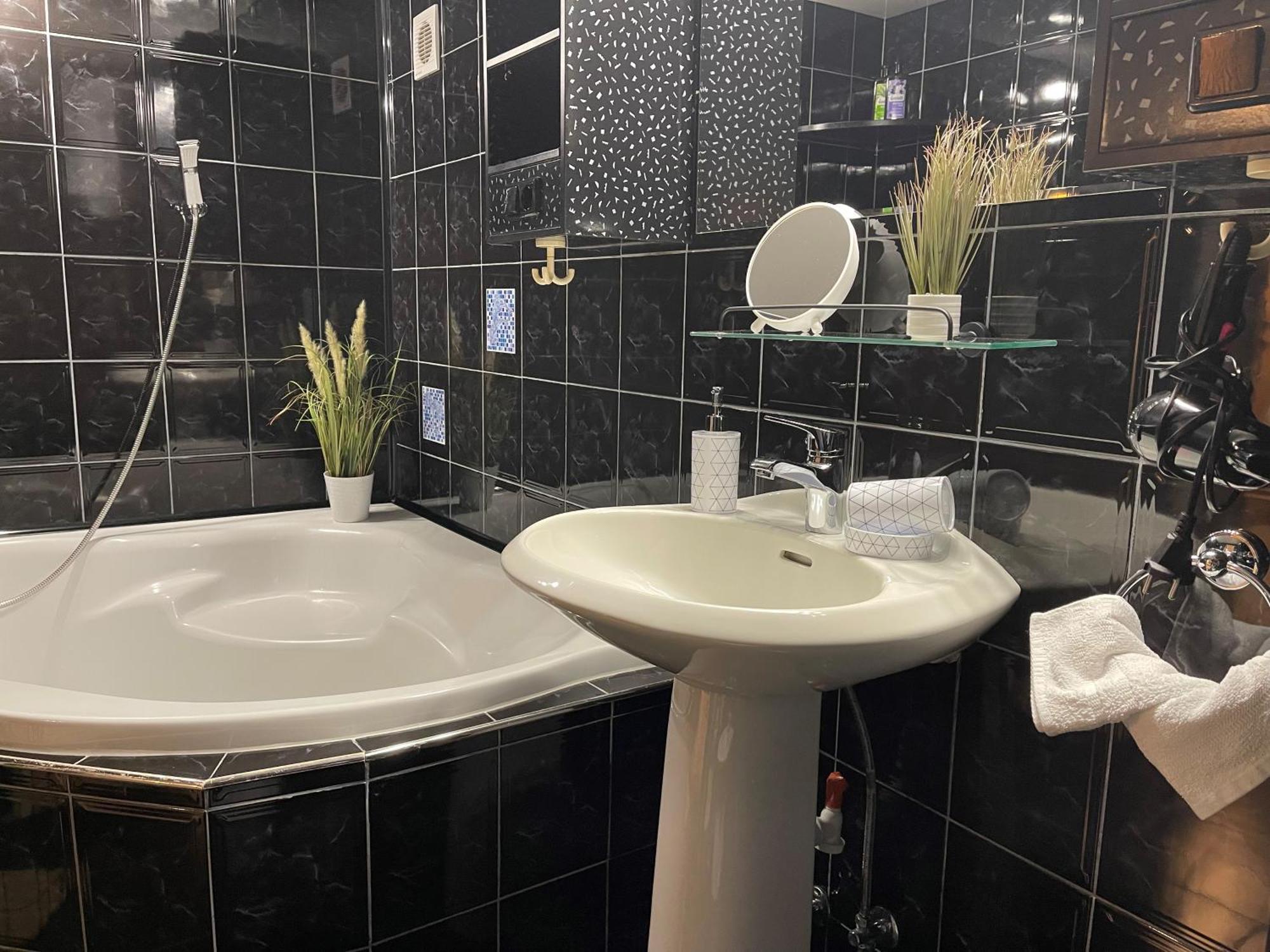 Apartamenty Pod Uwalonym Debem Єжув-Судецький Екстер'єр фото