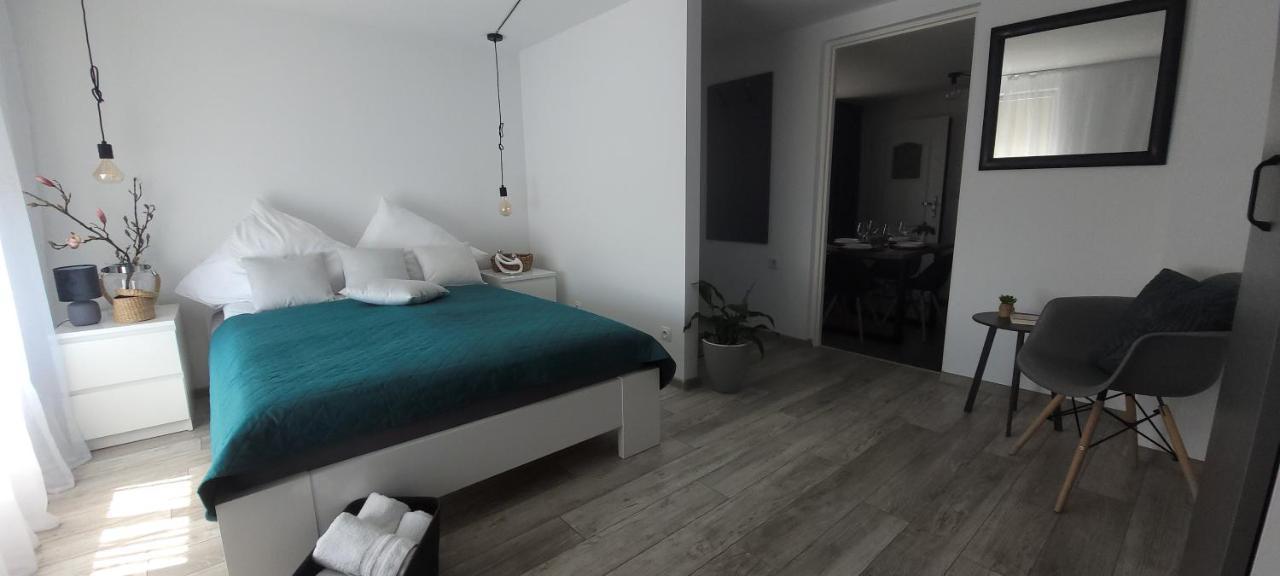 Apartamenty Pod Uwalonym Debem Єжув-Судецький Екстер'єр фото