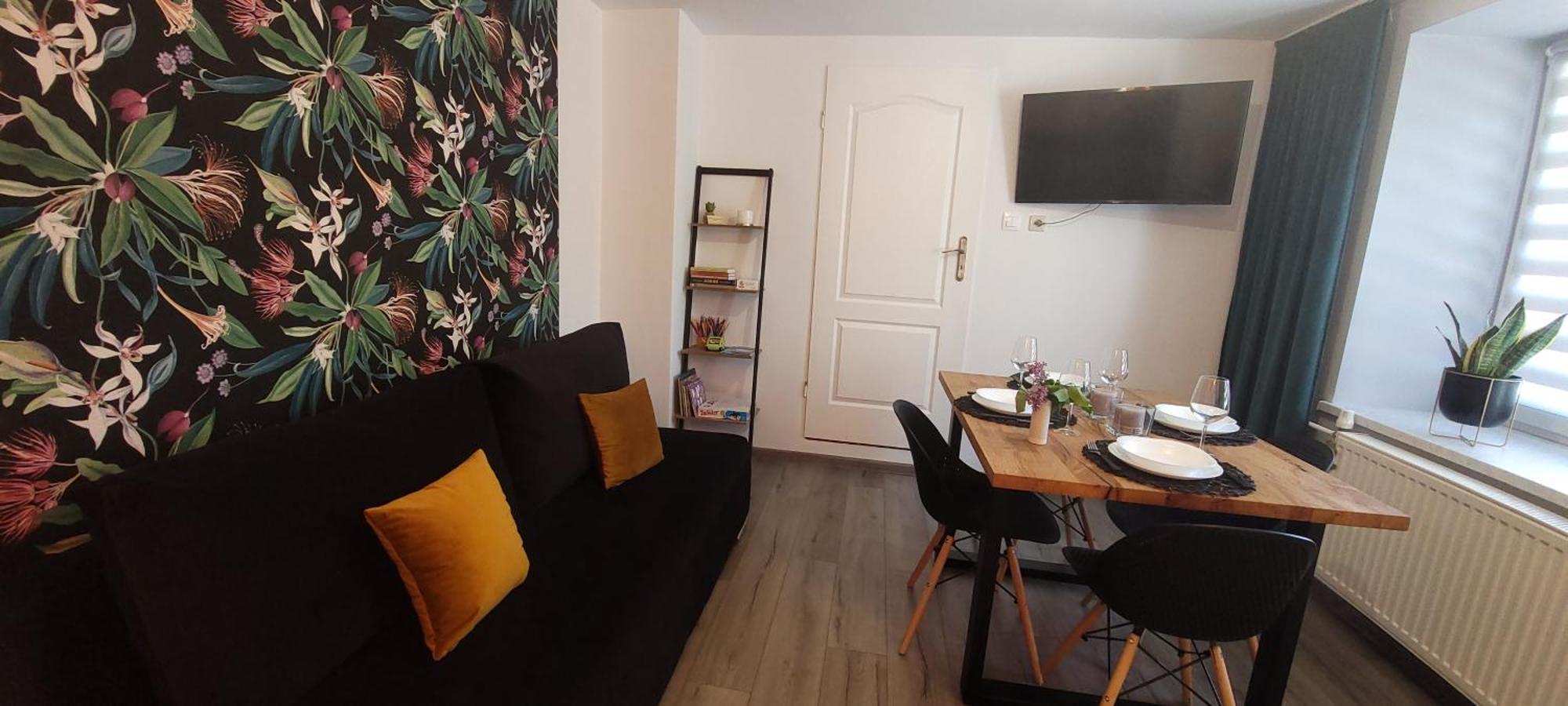 Apartamenty Pod Uwalonym Debem Єжув-Судецький Екстер'єр фото